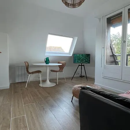 Joli A Quelques Pas De La De Daire